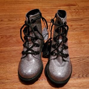 NWT-Silver sparkle boot
